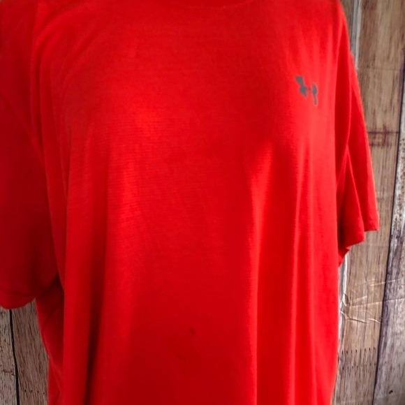 Under Armour Shirt - Picture 3 of 6